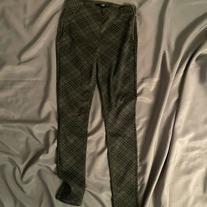 BLOOMINDALES AQUA grey/black plaid leggings Size S